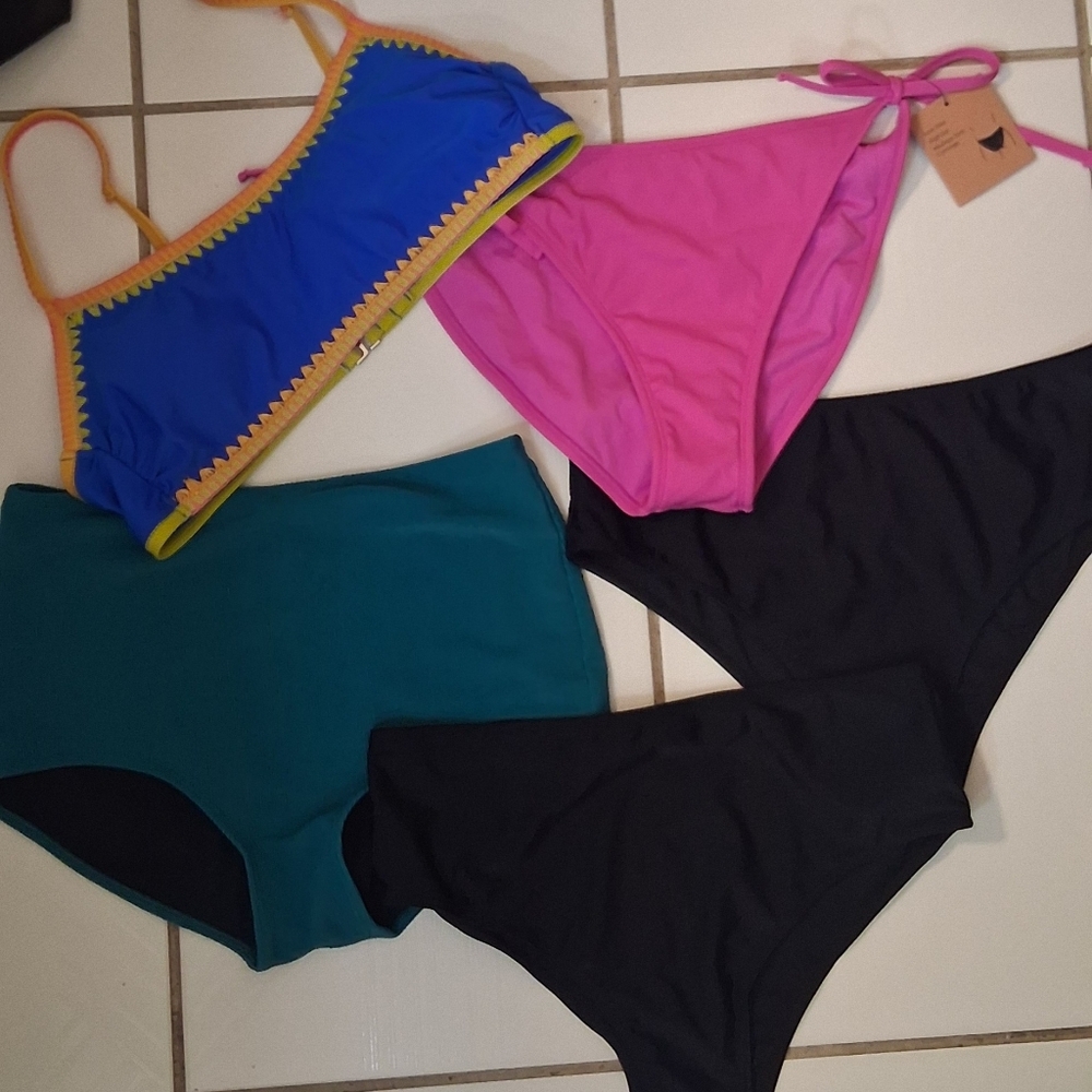 Asorted Biki Bottoms And 1 Top